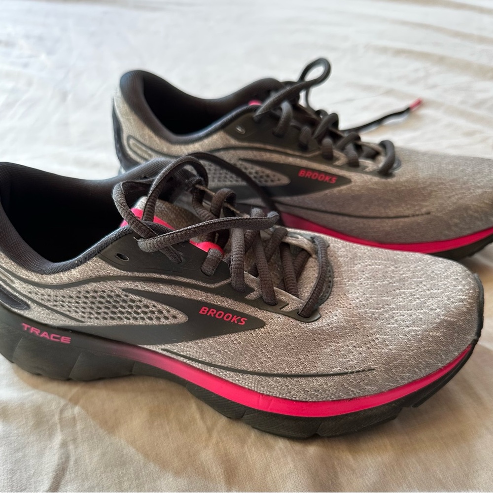 Brooks Trace 2 Women's Running Shoes - Gray and Pink - Size 7.5
